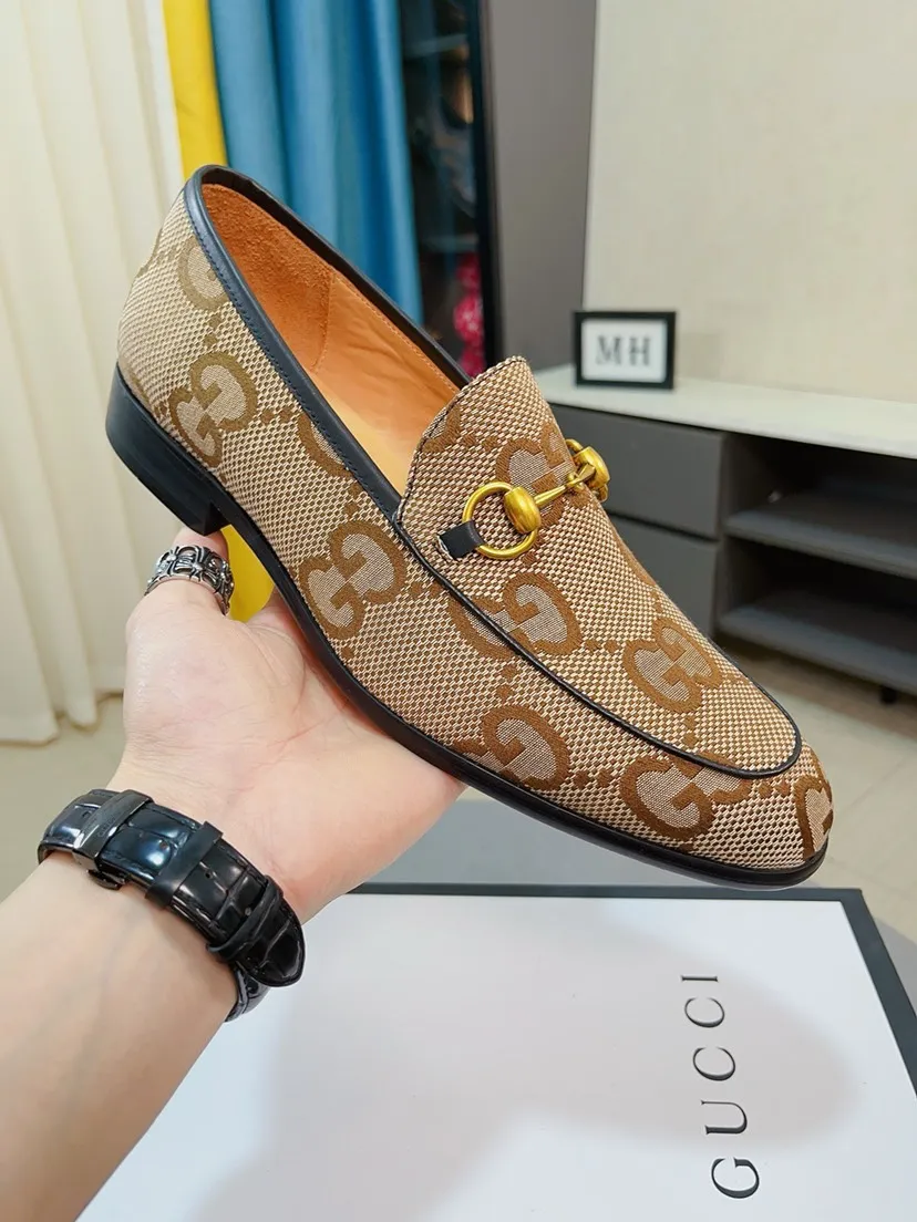 Men's shoes💰520🌸🌸【GUCCi】Original calfskin, water-dyed cowhide lining, original outsole, men's and women's fashion, formal casual leather shoes, slip-on men's and women's shoes series, young fashion, European and American trends, British style, random matching, comfortable feet, standard code: men's size 38-44 (45 can be customized)\nGrade: same style as the official website, original quality
